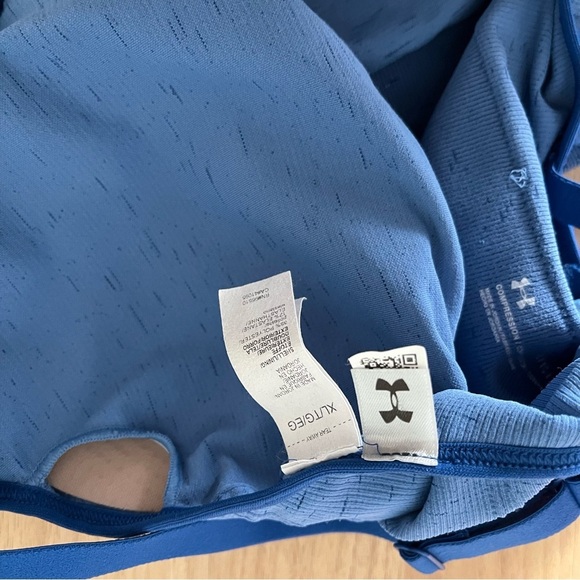 SOLD UNDER ARMOUR sz XL Blue Sports Bra Seamless Low Long Line 1357232 - Picture 4 of 10